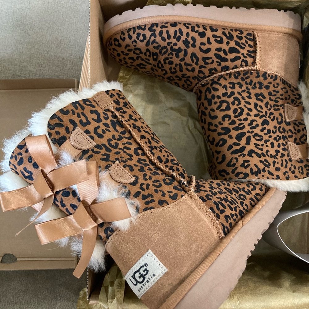 UGG Classic Leopard Rosette Bailey Bow Boots - BRAND NEW in Box - LIMITED ED